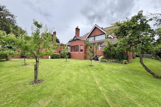 3568W 30 tv drama location house in West Yorkshire period property garden.jpg