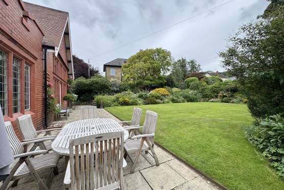3568W 31 tv drama location house in West Yorkshire period property garden.jpg