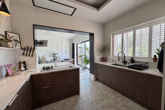 3570V 12 photo shoot location house in Merseyside kitchen.jpg
