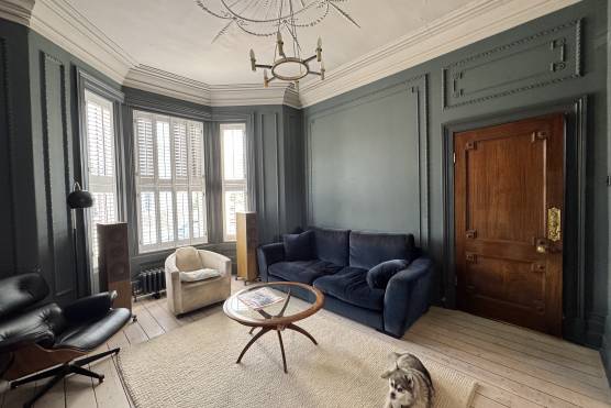 3570V 14 photo shoot location house in Merseyside period property living area.jpg