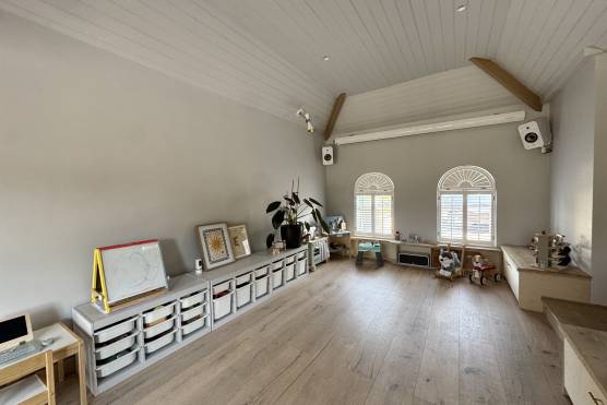 3570V 16 film shoot location house in Merseyside American style play room.jpg