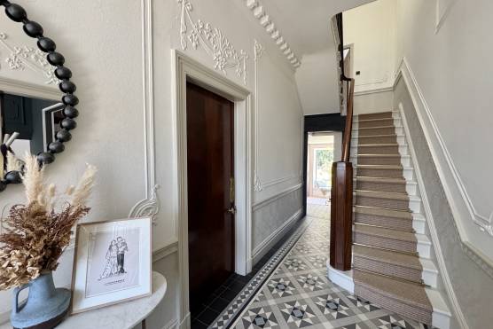 3570V 17 filming location house in Merseyside period property staircase.jpg