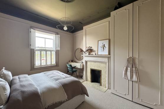 3570V 22 filming location house in Merseyside period property bedroom.jpg