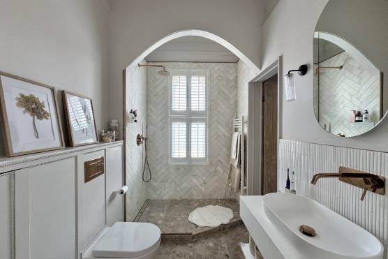3570V 23 tv commercial location house in Merseyside elegant bathroom.jpg