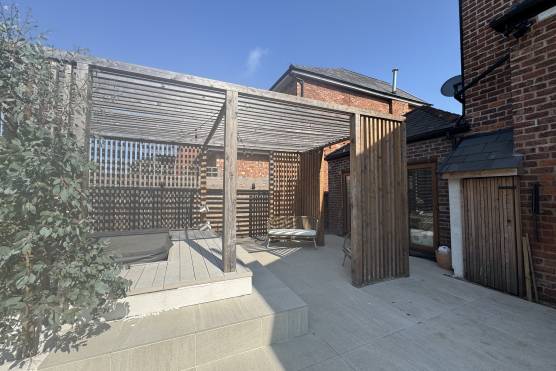 3570V 33 filming location house in Merseyside patio.JPG