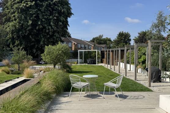 3570V 34 film shoot location modern garden.JPG