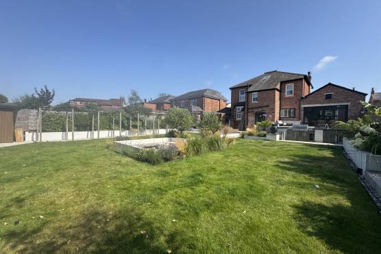 3570V 39 film shoot location house in Merseyside garden.JPG