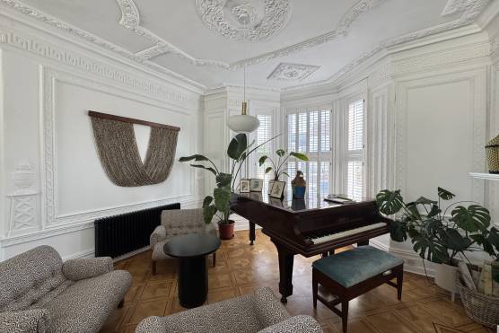 3570V 7 filming location house in Merseyside period property living area