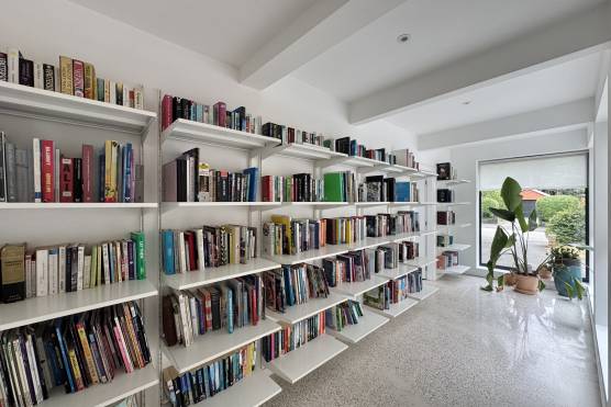 3571V 12 tv shoot location house in Merseyside modern family home.jpg
