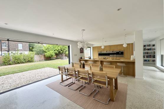 3571V 7 filming location house in Merseyside modern open plan kitchen.jpg