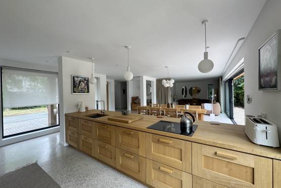 3571V 8 tv shoot location house in Merseyside contemporary open plan kitchen.jpg