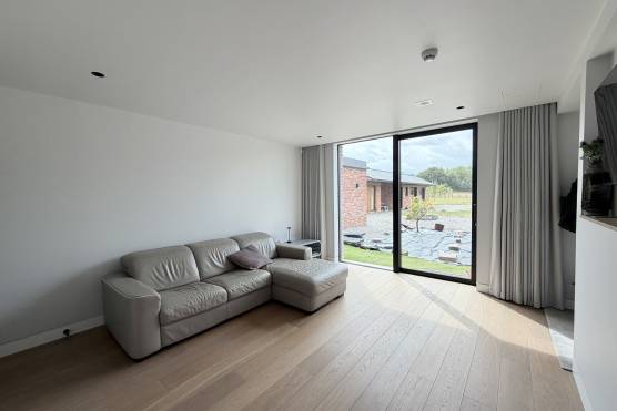 3572C 36 filming location house in Cheshire modern living room.jpg
