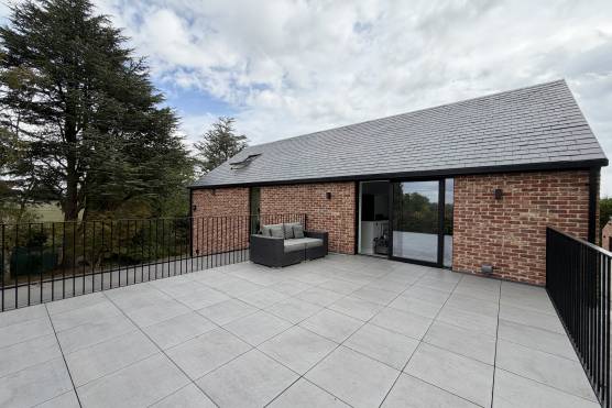 3572C 39 filming location house in Cheshire roof terrace.jpg