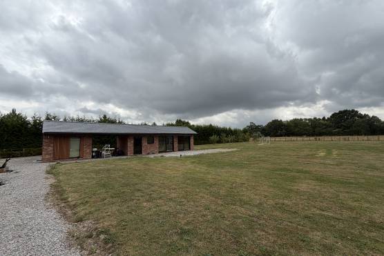 3572C 43 tv drama location house in Cheshire family garden with stables.JPG