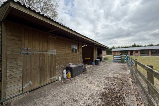 3572C 44 filming location house in Cheshire family garden with stables...JPG