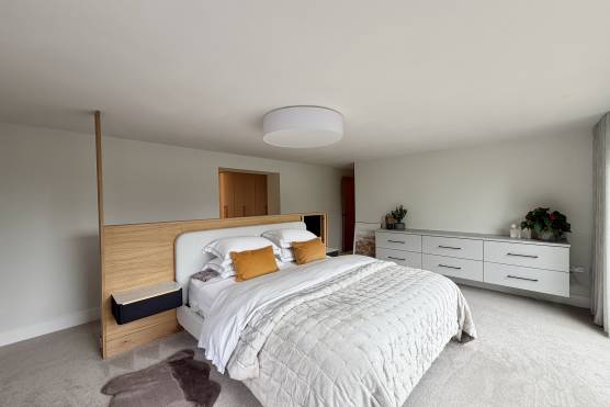 3573C 16 tv drama location house in Cheshire bedroom.jpg