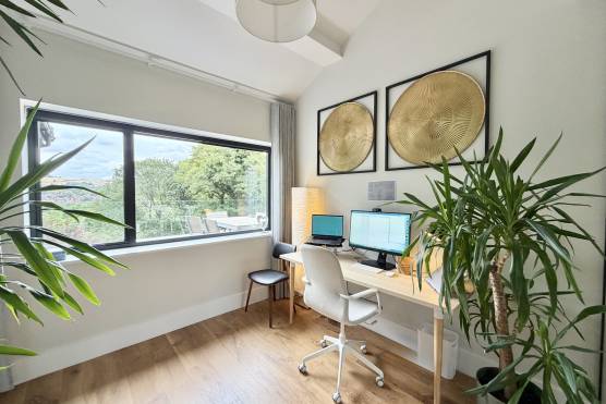 3573C 23 tv drama location house in Cheshire home office.jpg