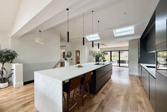 3573C 7 tv drama location house in Cheshire stylish open plan kitchen.jpg