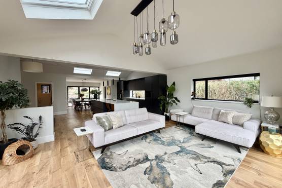 3573C-8-tv-commercial-location-house-in-Cheshire-modern-open-plan-living-area.jpg