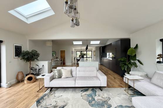 3573C-9-photo-shoot-location-house-in-Cheshire-stylish-open-plan-living-area.jpg