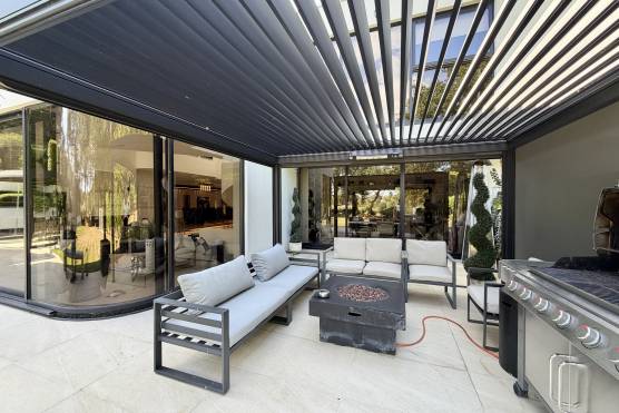 3574C 34 photo shoot location house in Cheshire modern house garden patio.jpg