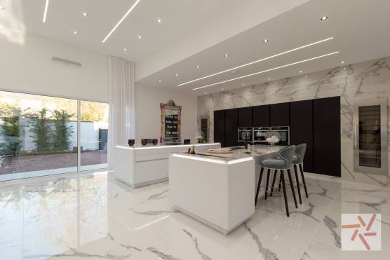3383V 7 photo shoot location house in Merseyside contemporary property with kitchen and two kitchen islands.jpg