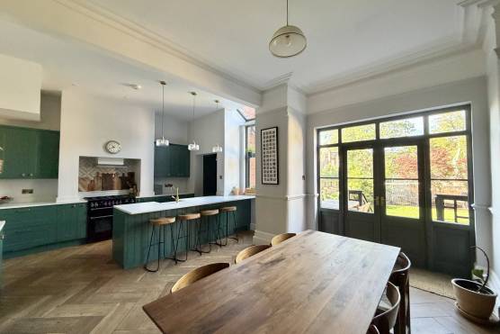 3579M 2 photo shoot location house in Manchester open plan .jpg