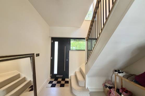 3580M 23 filming location house in Manchester staircase.jpg