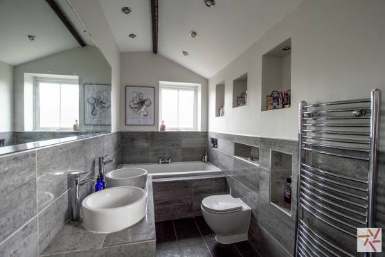 3154W 14 filming location house in leeds bathroom