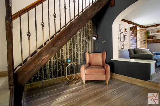 3154W 4 tv shoot location house in west yorkshire staircase