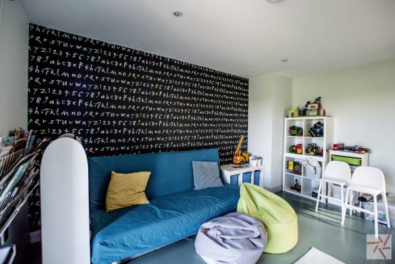 3155C 12 filming location in cheshire childrens room