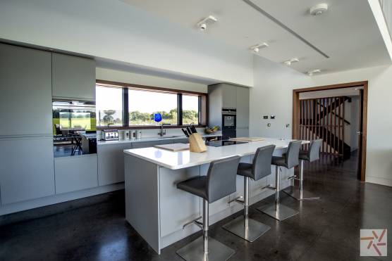 3155C 5 filming location house in cheshire large kitchen island