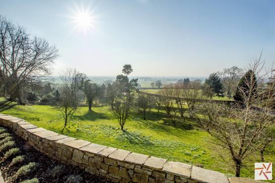 3172N 17 filming and shoot location in north yorkshire family garden