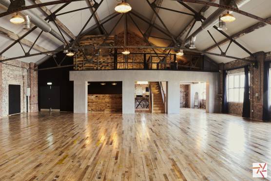 3177V filming and photo shoot location in Liverpool open brick work and wooden flooring