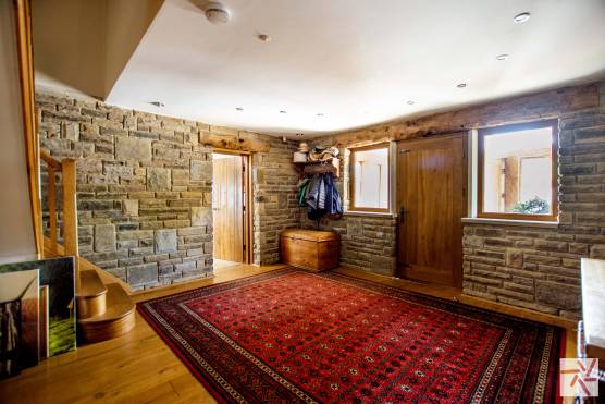 3188W 7 tv commercial location house in west yorkshire farmhouse entrance hallway