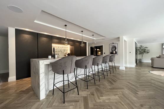 3423C 2 tv shoot location house in Cheshire large contemporary family home with stylish open plan kitchen