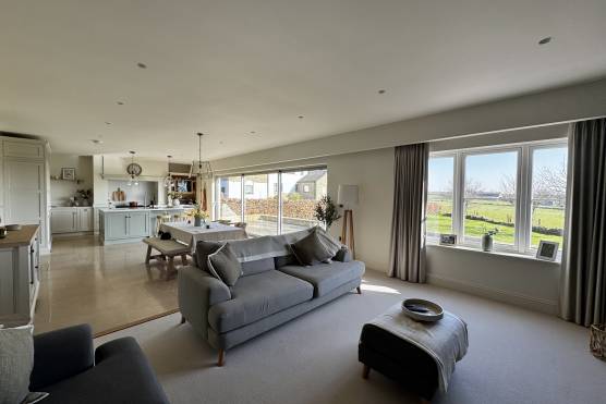 3498W 2 tv shoot location house in West Yorkshire stylish open plan family kitchen