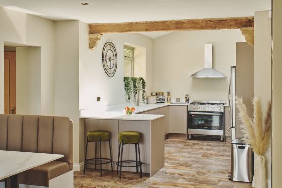 3525M 4 tv commercial location in Manchester period stone property with stunning rural views large kitchen