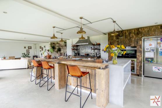 3194N-1-photo-shoot-location-house-in-York-contemporary-kitchen-island.jpg