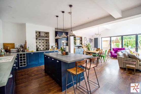 3221M-1-photo-shoot-location-house-in-Manchester-open-plan-family-living-area.jpg
