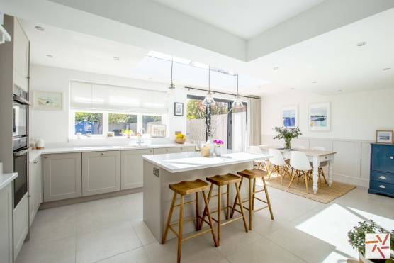 3277C-1-photo-shoot-location-house-in-Cheshire-bright-open-plan-kitchen.jpg