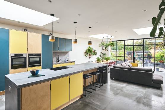 3300B-1-photo-shoot-location-house-in-Birmingham-modern-open-plan-kitchen-and-living-area.jpg