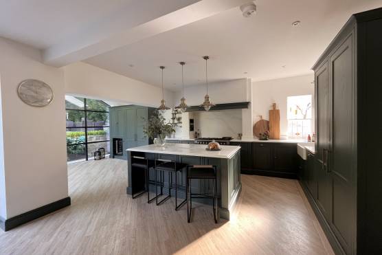 3436C 1 photo shoot location house in Cheshire stylish open plan greem kitchen