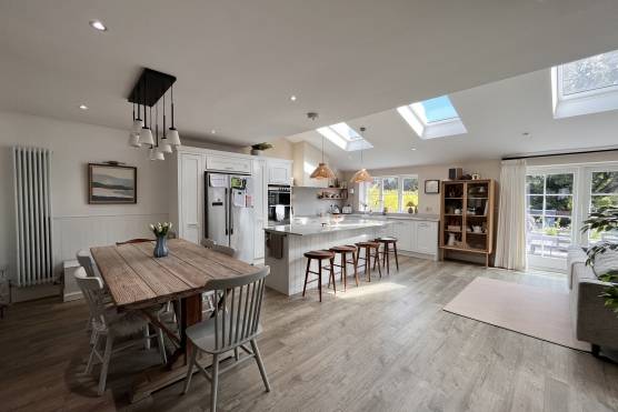 3437C 1 photo shoot location house in Cheshire stylish open plan kitchen