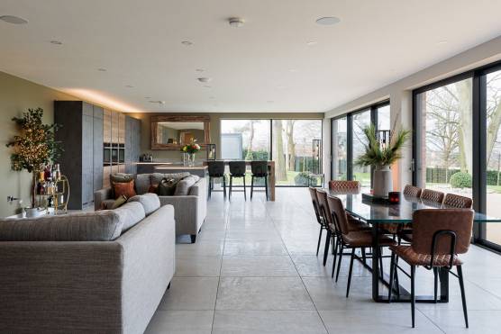 3452C 1 photo shoot location house in Cheshire contemporary open plan kitchen and living area