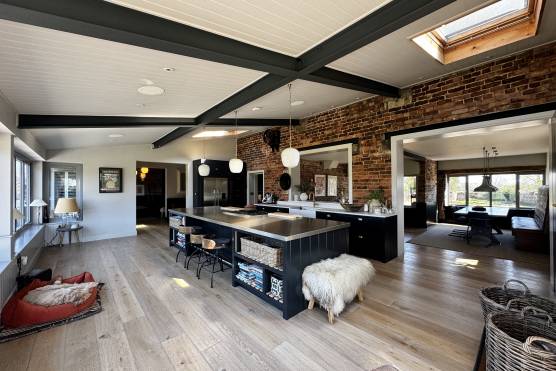 3530C 1 photo shoot location house in Cheshire with industrial style open plan kitchen