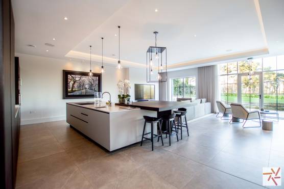 3259W 4 tv commercial location house in West Yorkshire stylish open plan kitchen and dining area2 1